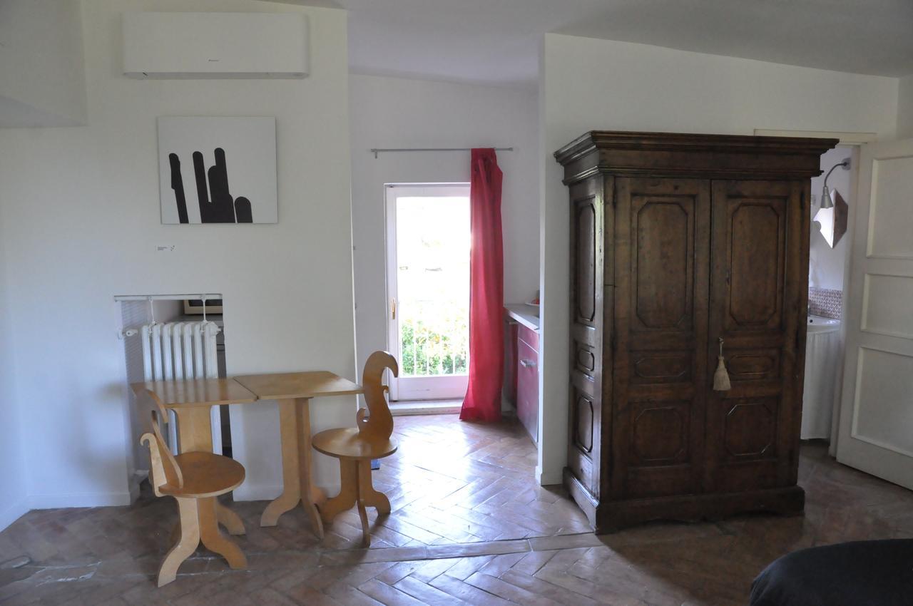 Residenza Le Rose Villa D'Arte Napoli Rom bilde